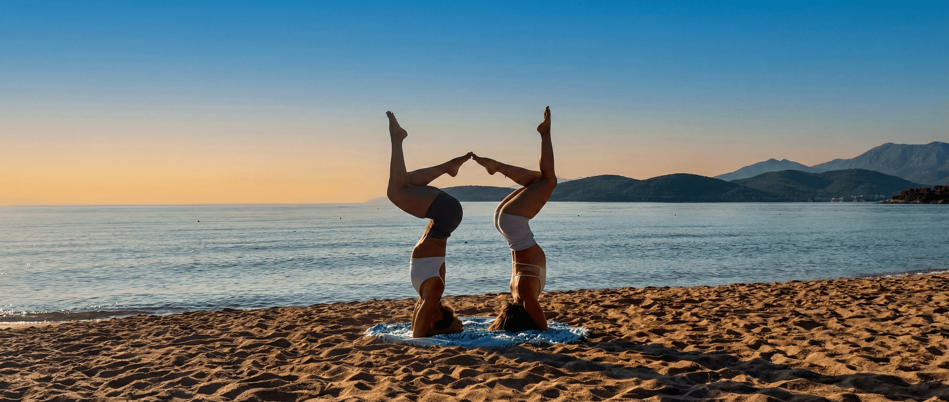 Спокойна йога поза с фокус върху дъха и заземяването